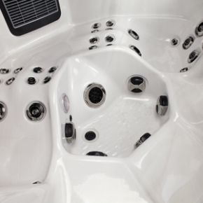 MAXIMUS HOT TUB